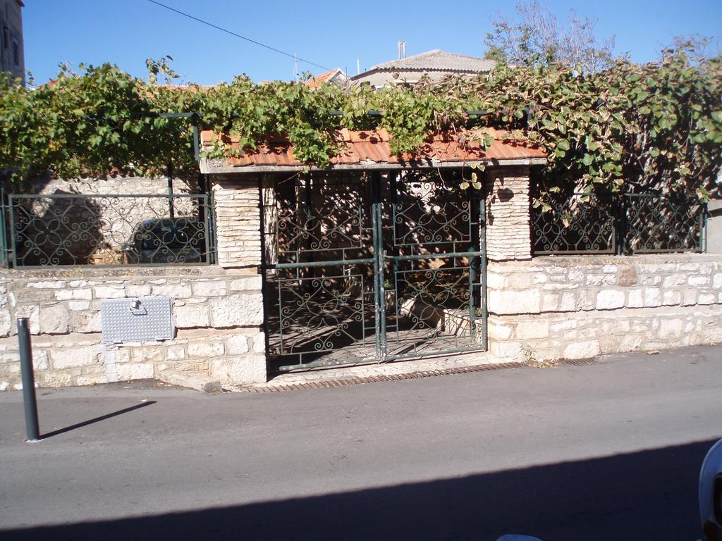 Apartment House Vitaic Supetar Kültér fotó